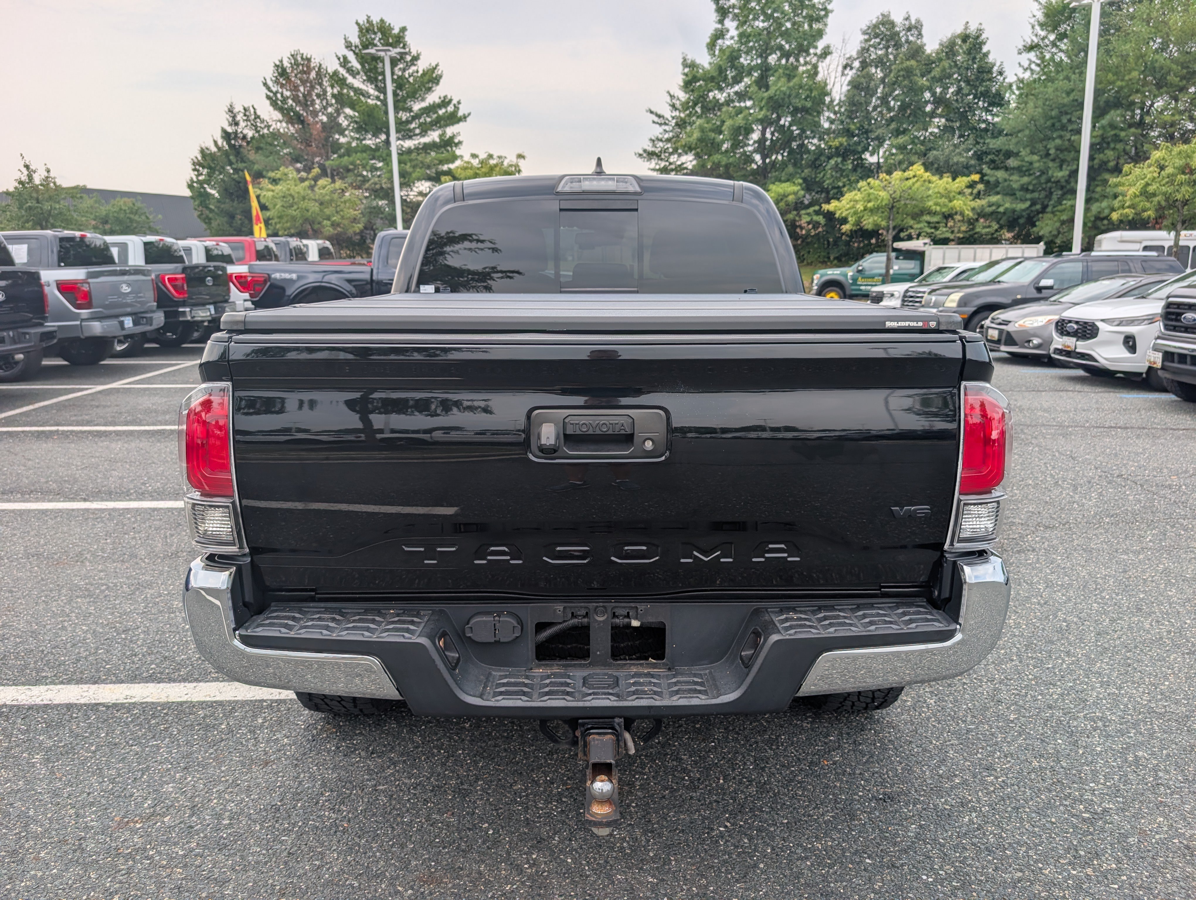 Used 2019 Toyota Tacoma TRD Off-Road AWD/4WD image 4