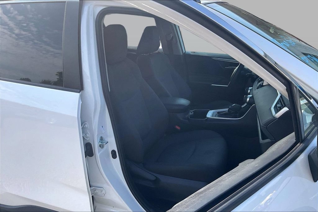Used 2024 Toyota RAV4 XLE FWD image 7