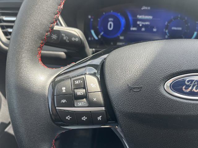 Certified 2022 Ford Escape SEL w/ SEL Stealth AWD Package image 10