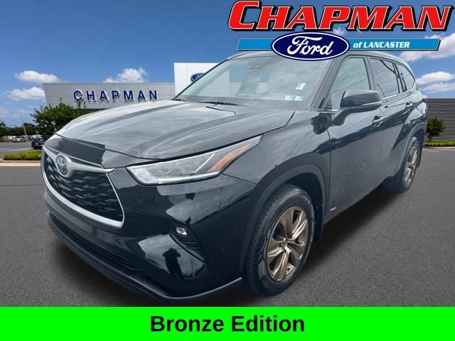 Used 2022 Toyota Highlander Bronze Edition AWD/4WD image 1