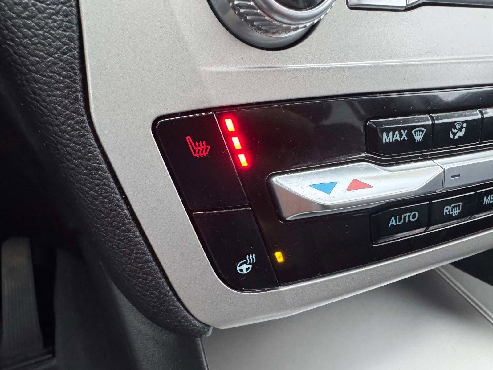 Certified 2022 Ford Explorer XLT w/ Equipment Group 202A image 29