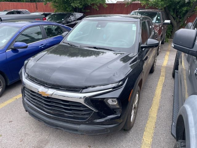 Used 2025 Chevrolet TrailBlazer LS w/ LS Convenience Package FWD image 2