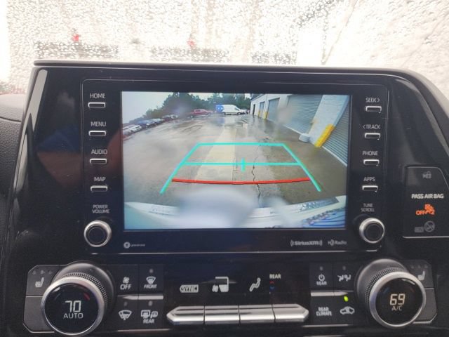 Used 2021 Toyota Highlander XLE AWD/4WD image 51