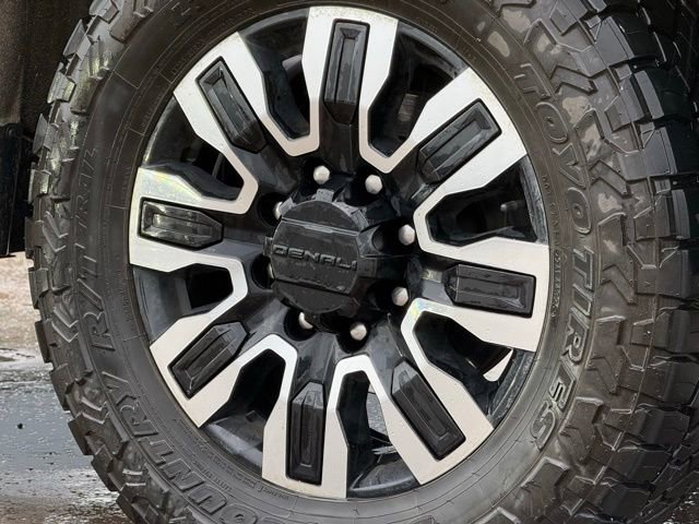 Used 2025 GMC Sierra 3500 Denali Ultimate AWD/4WD image 12