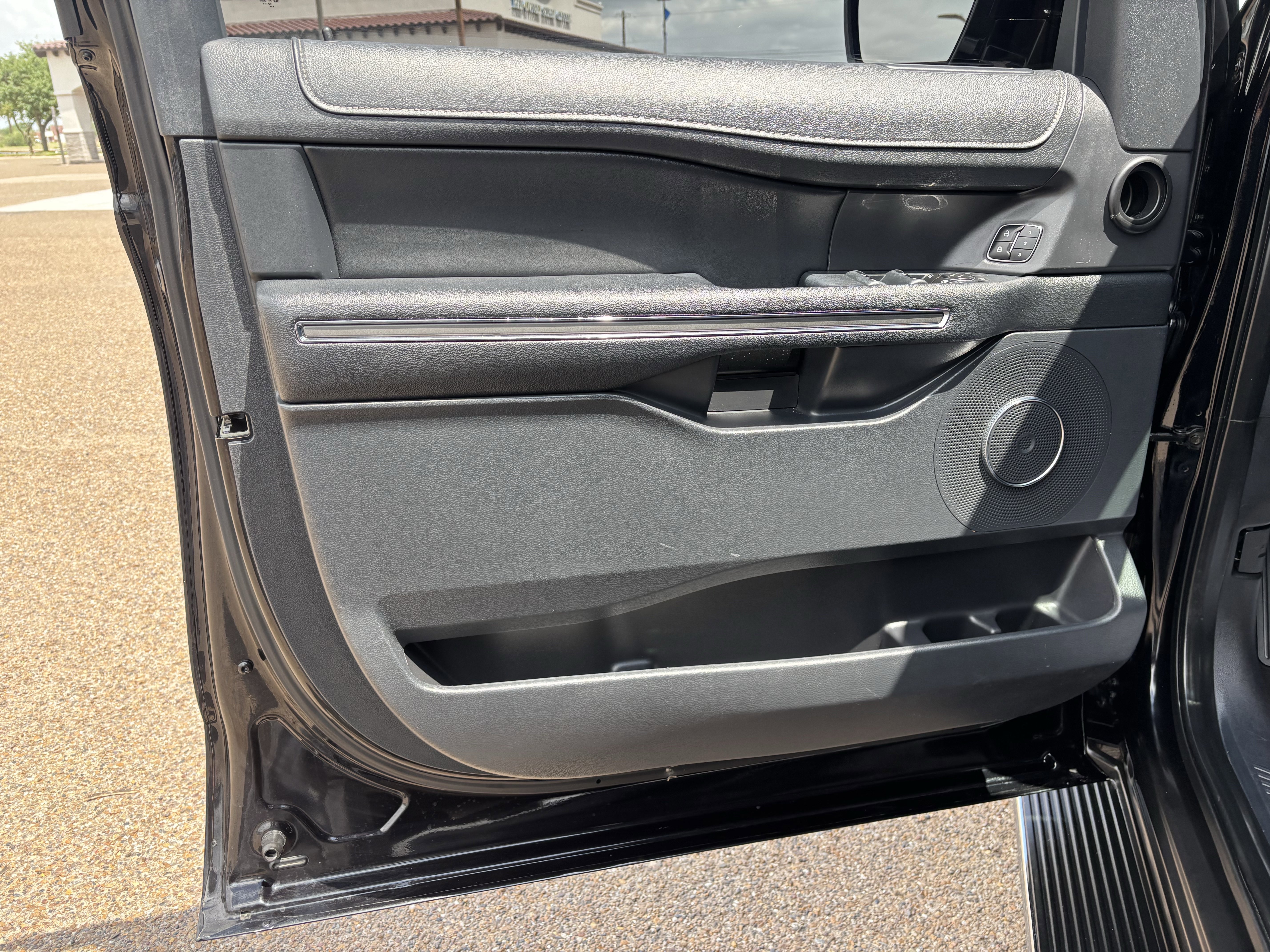 Certified 2023 Ford Expedition XLT RWD image 13
