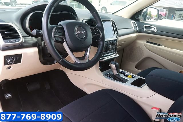Used 2022 Jeep Grand Cherokee Laredo E w/ Security & Convenience Group AWD/4WD image 12