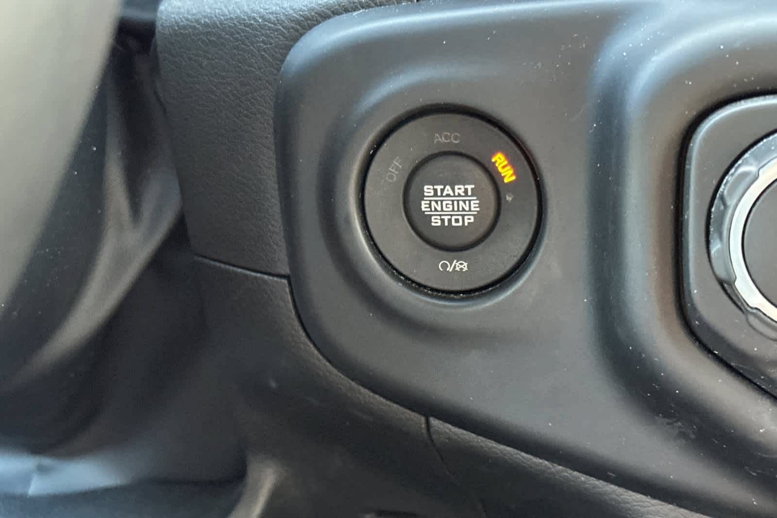 Used 2022 Jeep Wrangler Unlimited Sahara AWD/4WD image 24