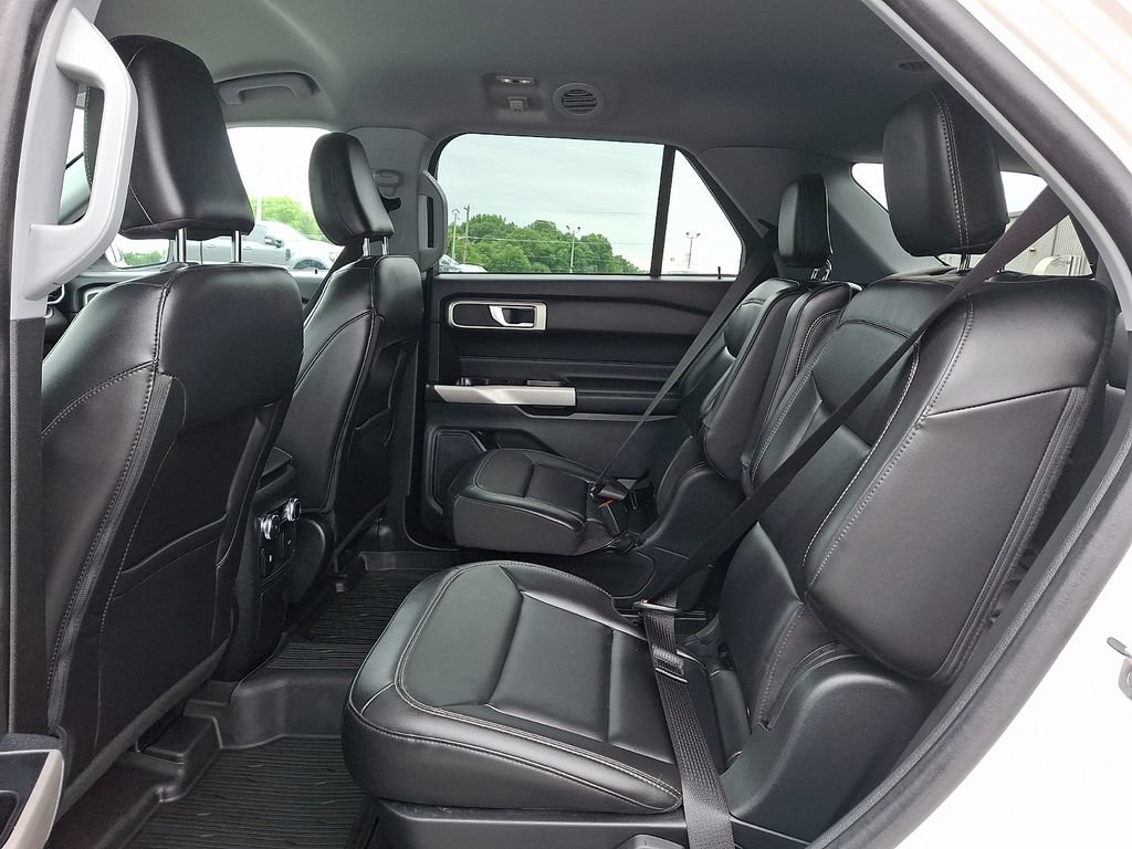 Certified 2023 Ford Explorer XLT w/ Equipment Group 202A AWD/4WD image 10