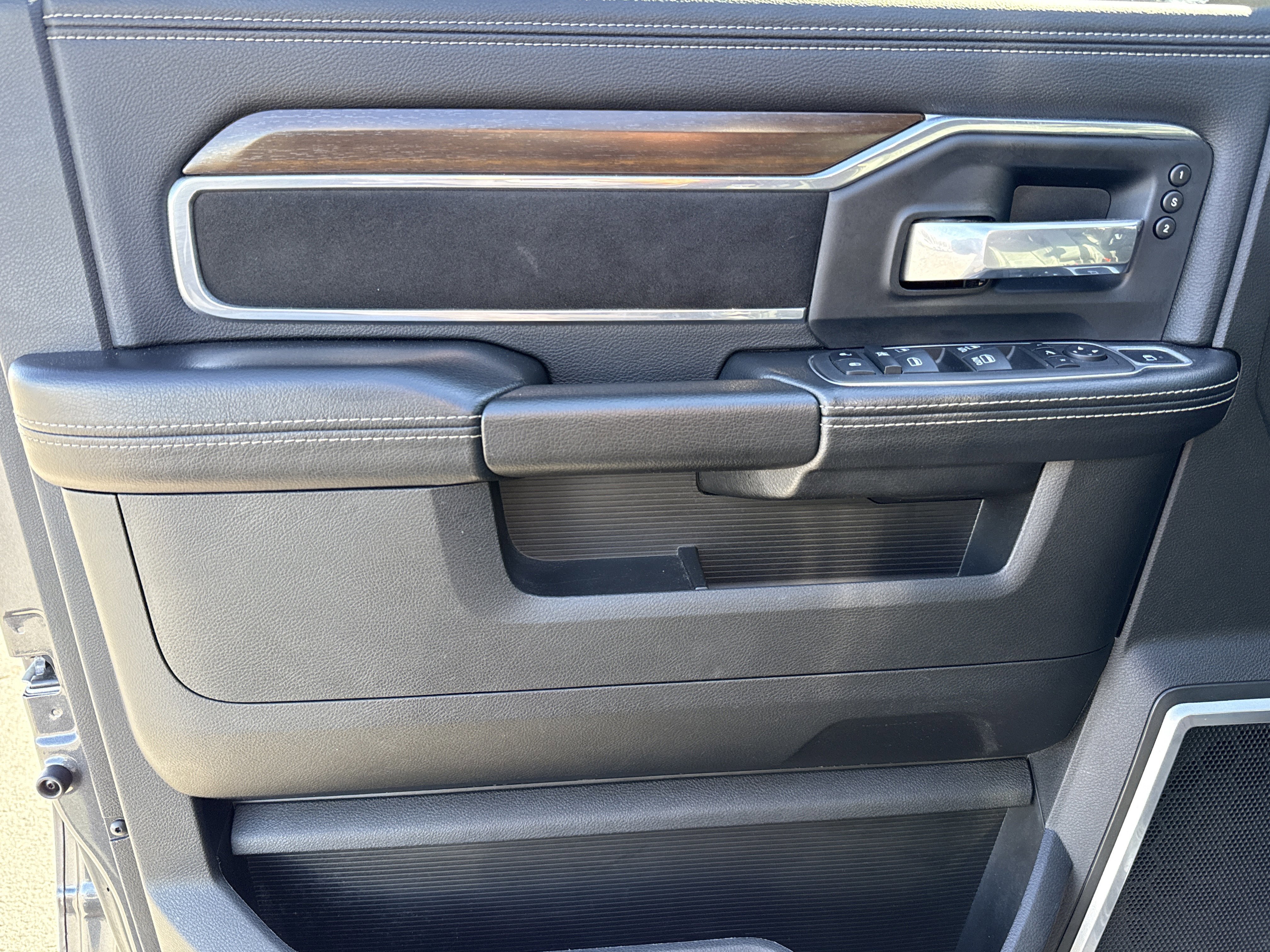 Used 2022 RAM 2500 Laramie image 15