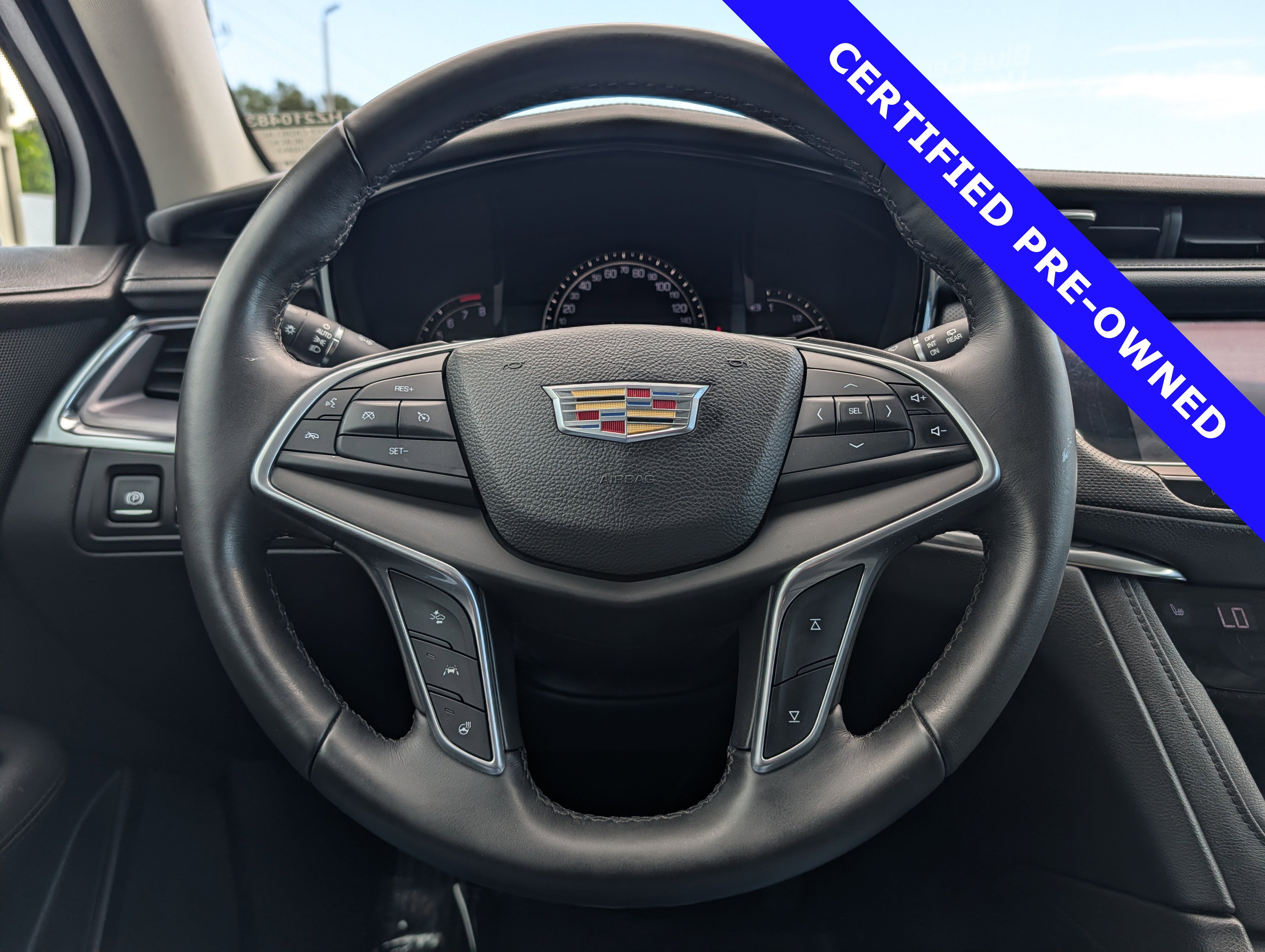 Used 2017 Cadillac XT5 Luxury w/ Driver Awareness Package FWD image 28