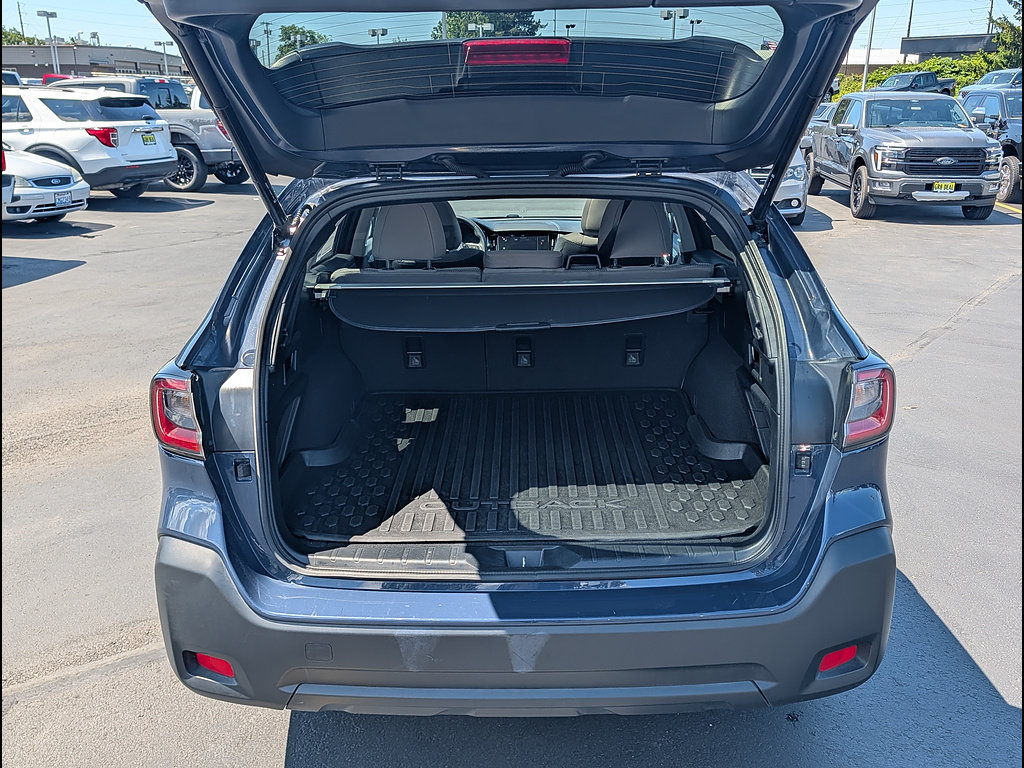 Used 2025 Subaru Outback Premium AWD/4WD image 7