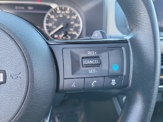 Used 2023 Nissan Rogue SV FWD image 5