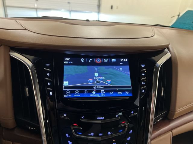 Used 2017 Cadillac Escalade Platinum AWD/4WD image 14