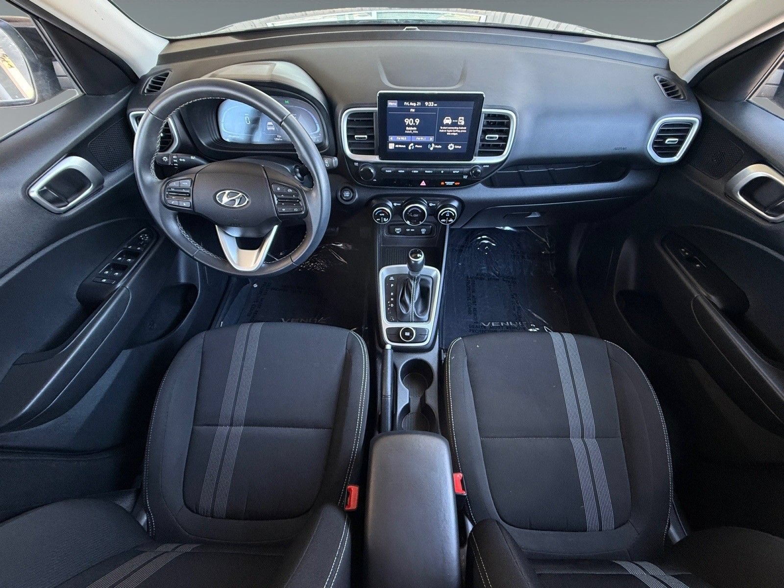 Used 2024 Hyundai Venue SEL FWD image 14