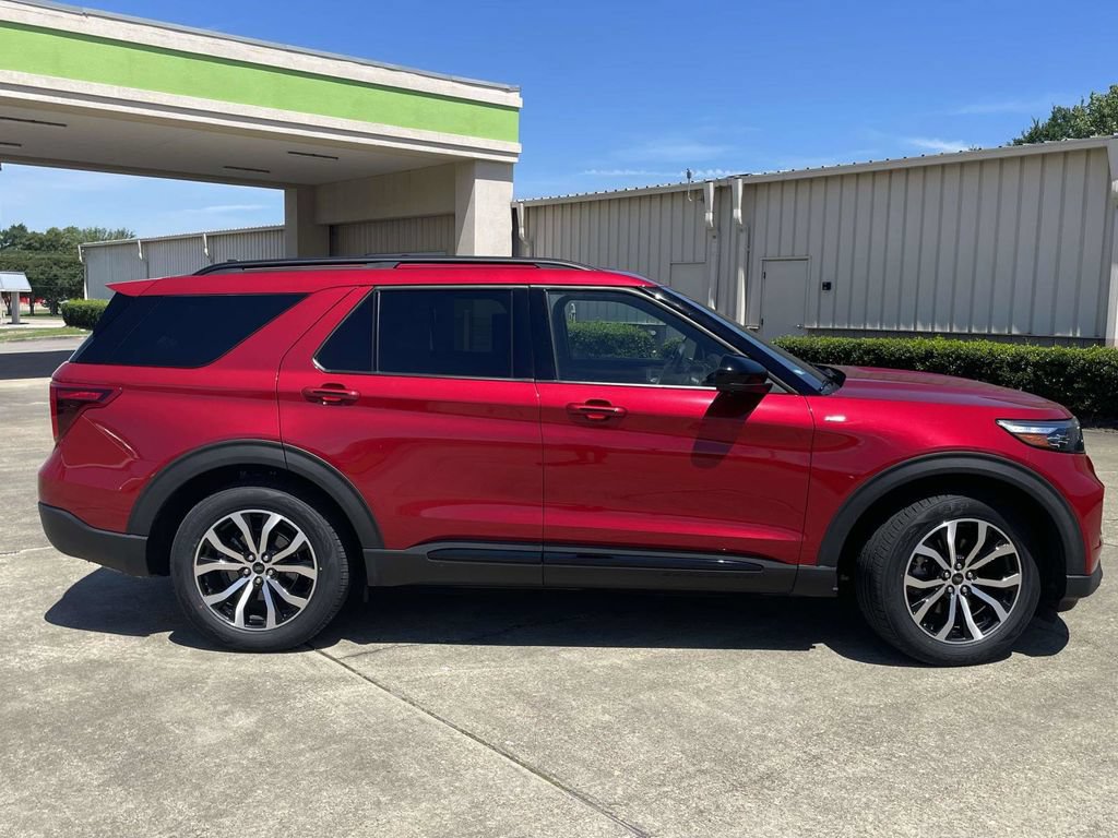 Certified 2022 Ford Explorer ST-Line RWD image 2