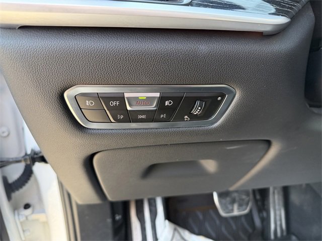 Used 2022 BMW X7 M50i w/ Cold Weather Package image 25