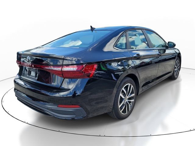Used 2025 Volkswagen Jetta SE FWD image 2