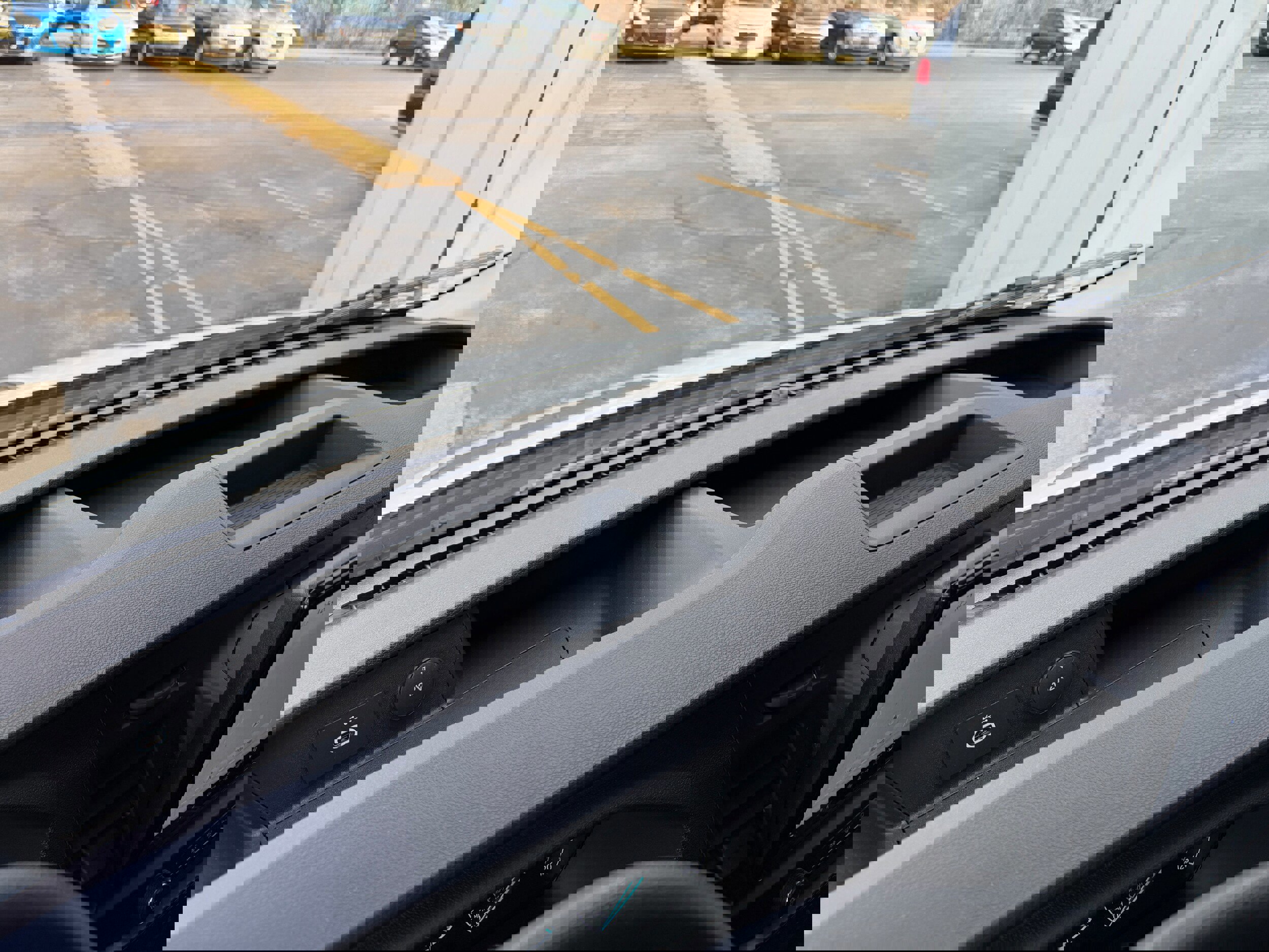 Certified 2022 Ford Transit 250 Medium Roof AWD w/ Load Area Protection Package image 22