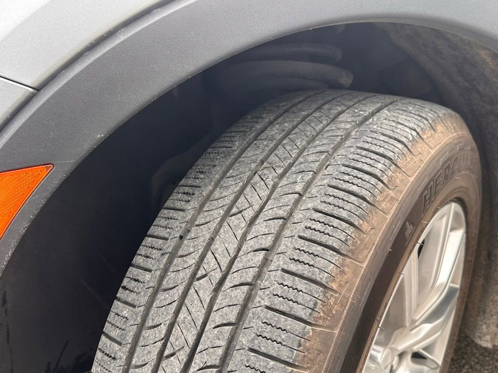 Used 2023 Cadillac XT4 Premium Luxury image 9