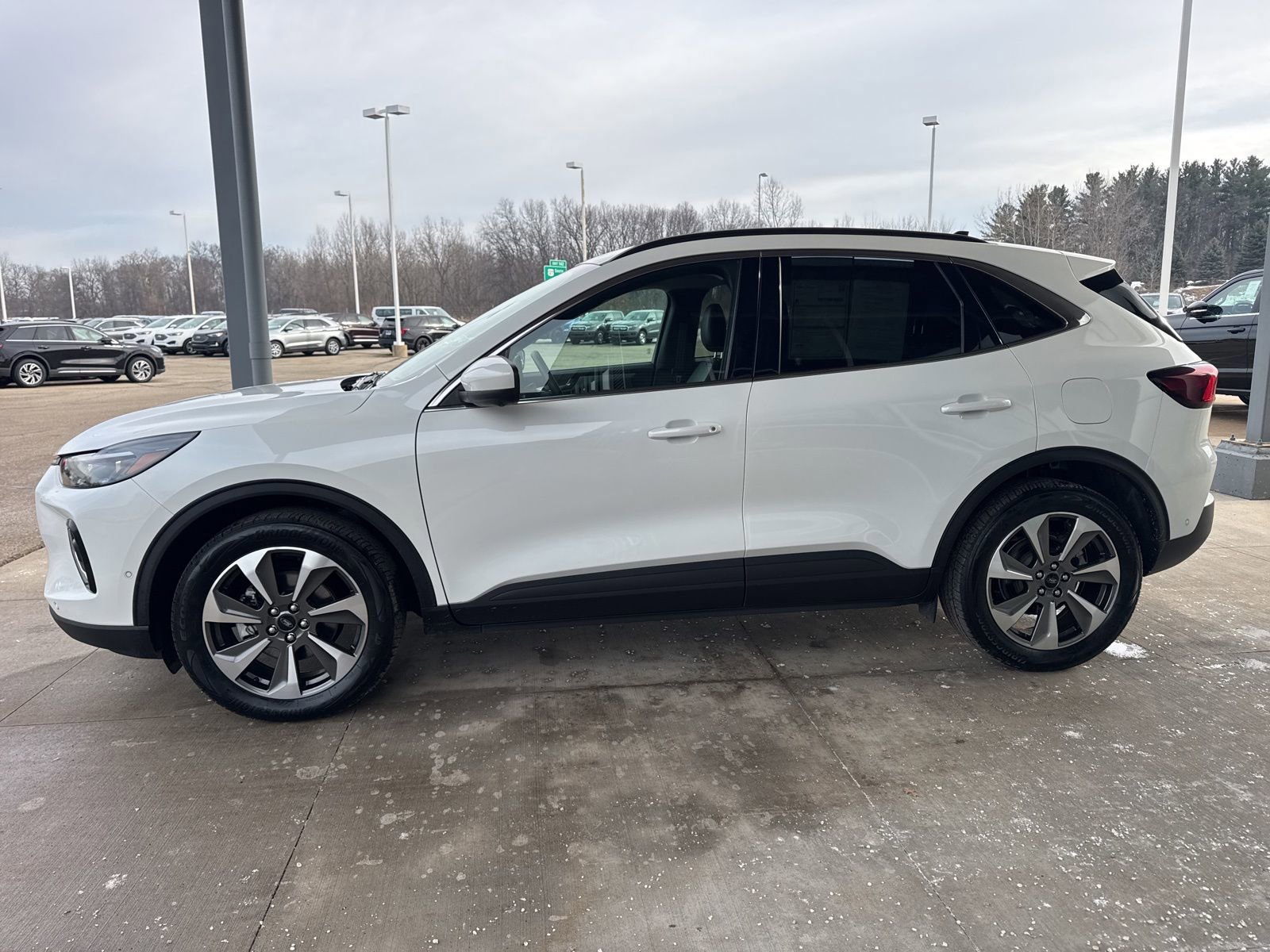 Certified 2024 Ford Escape Platinum w/ Premium Technology Package image 7