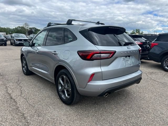 Certified 2023 Ford Escape ST-Line w/ Tech Pack #1 AWD/4WD image 6