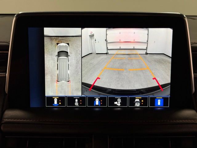 Used 2022 Chevrolet Suburban RST w/ Luxury Package image 28