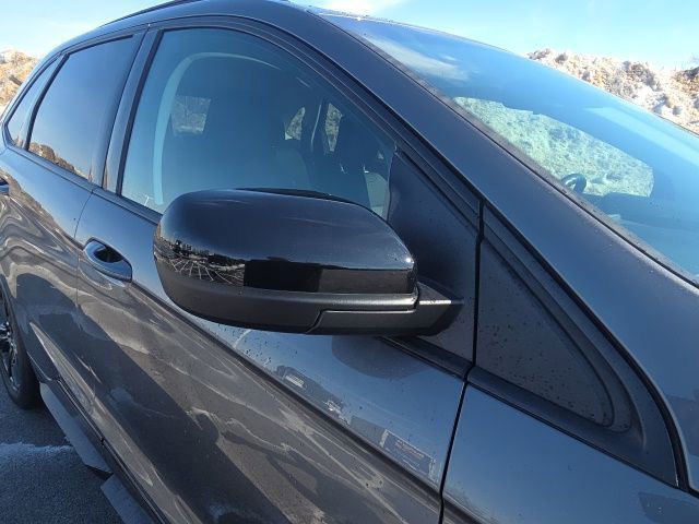 Certified 2022 Ford Edge SE w/ Black Appearance Package image 9