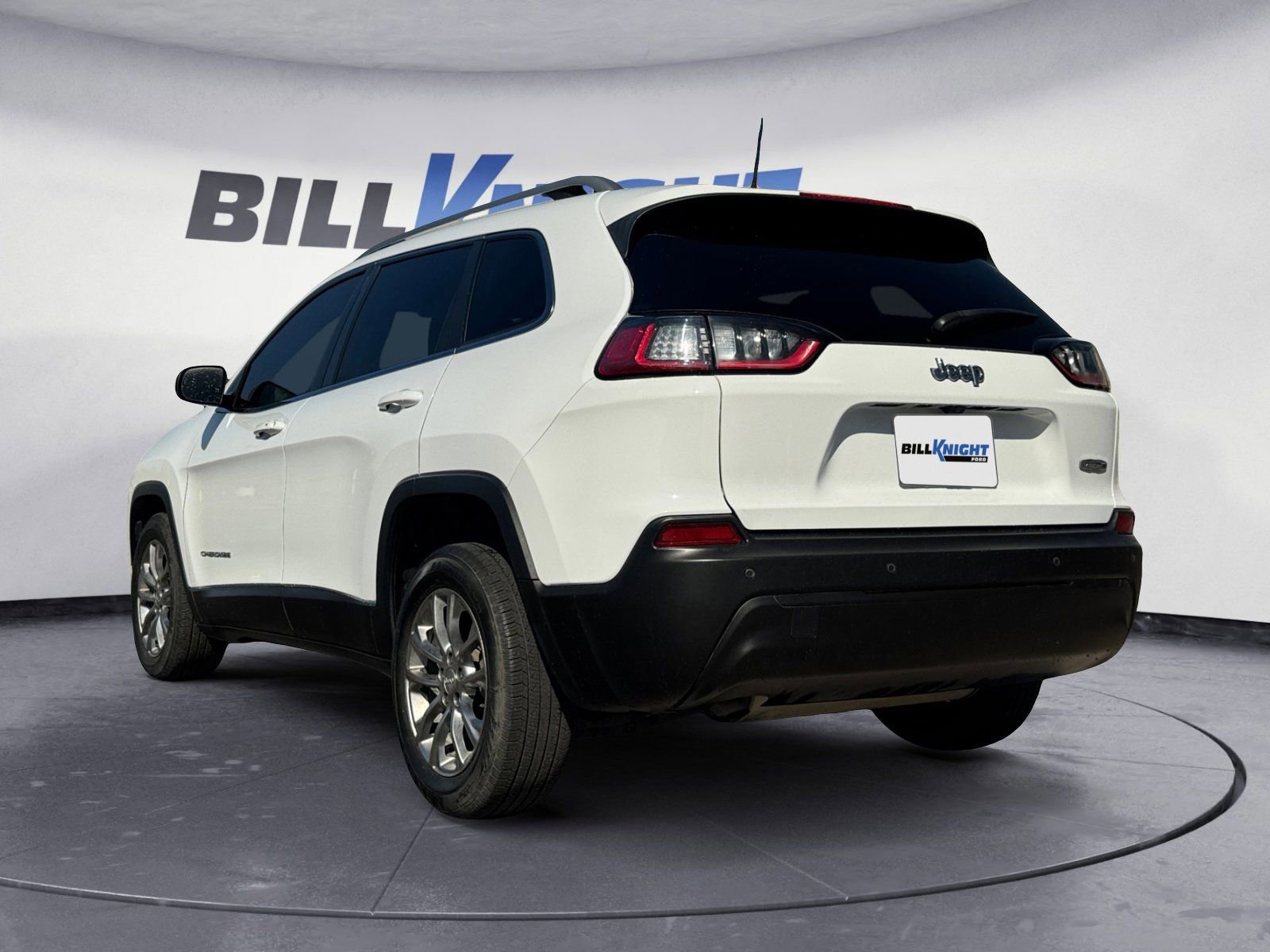 Used 2021 Jeep Cherokee Latitude Plus image 3