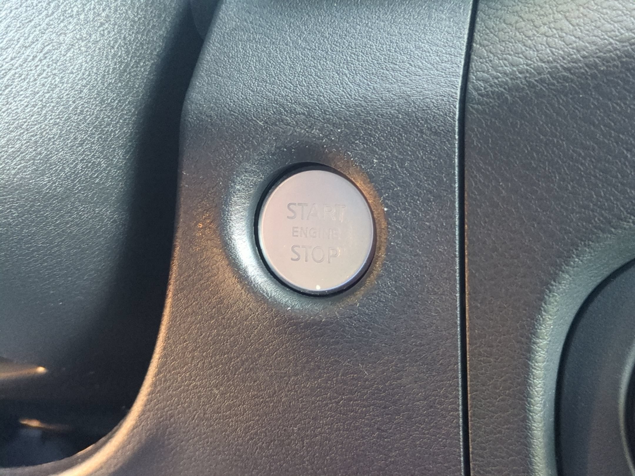 Used 2022 Nissan Frontier SV AWD/4WD image 24