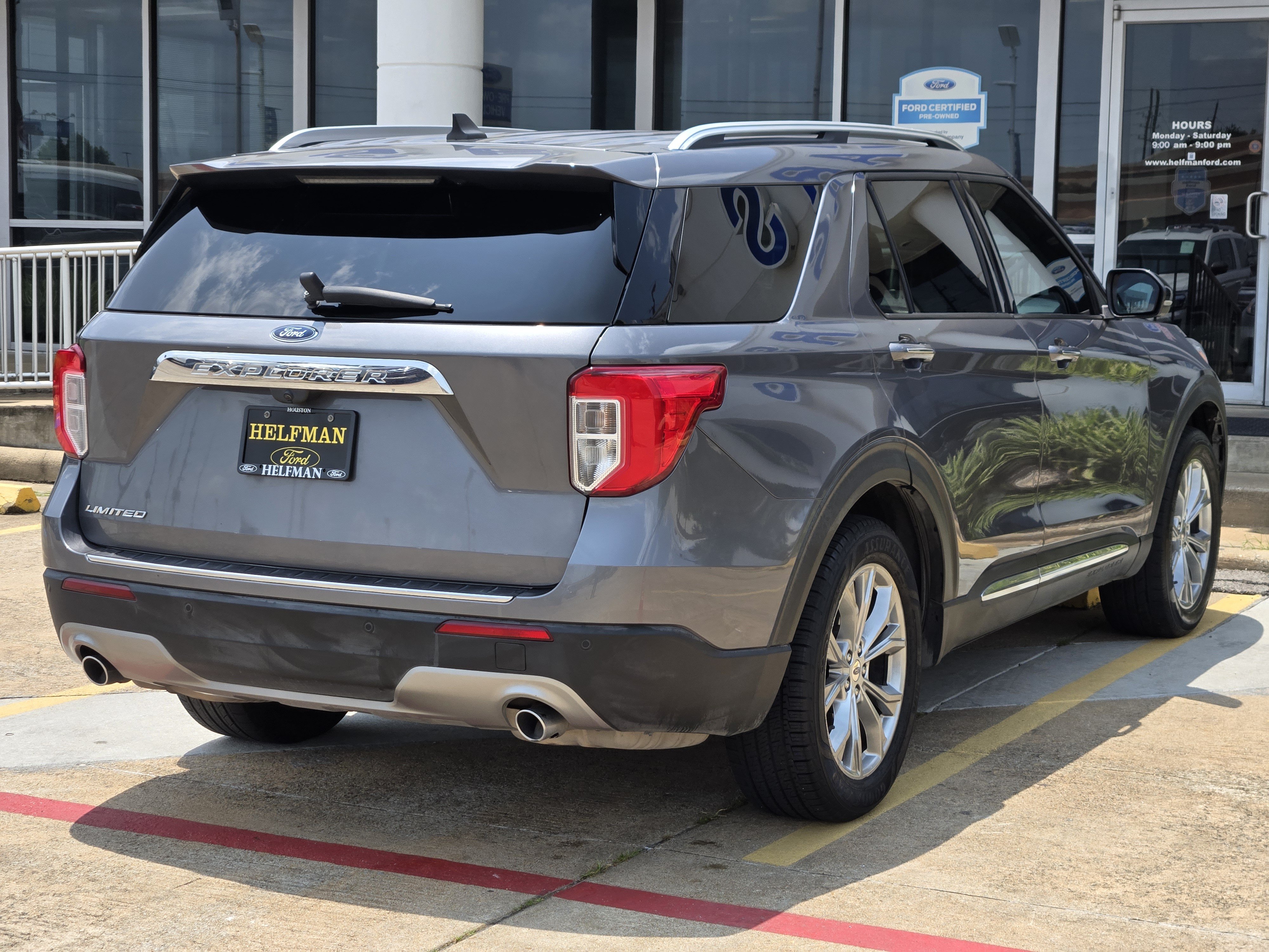 Certified 2022 Ford Explorer Limited w/ Equipment Group 301A RWD image 4