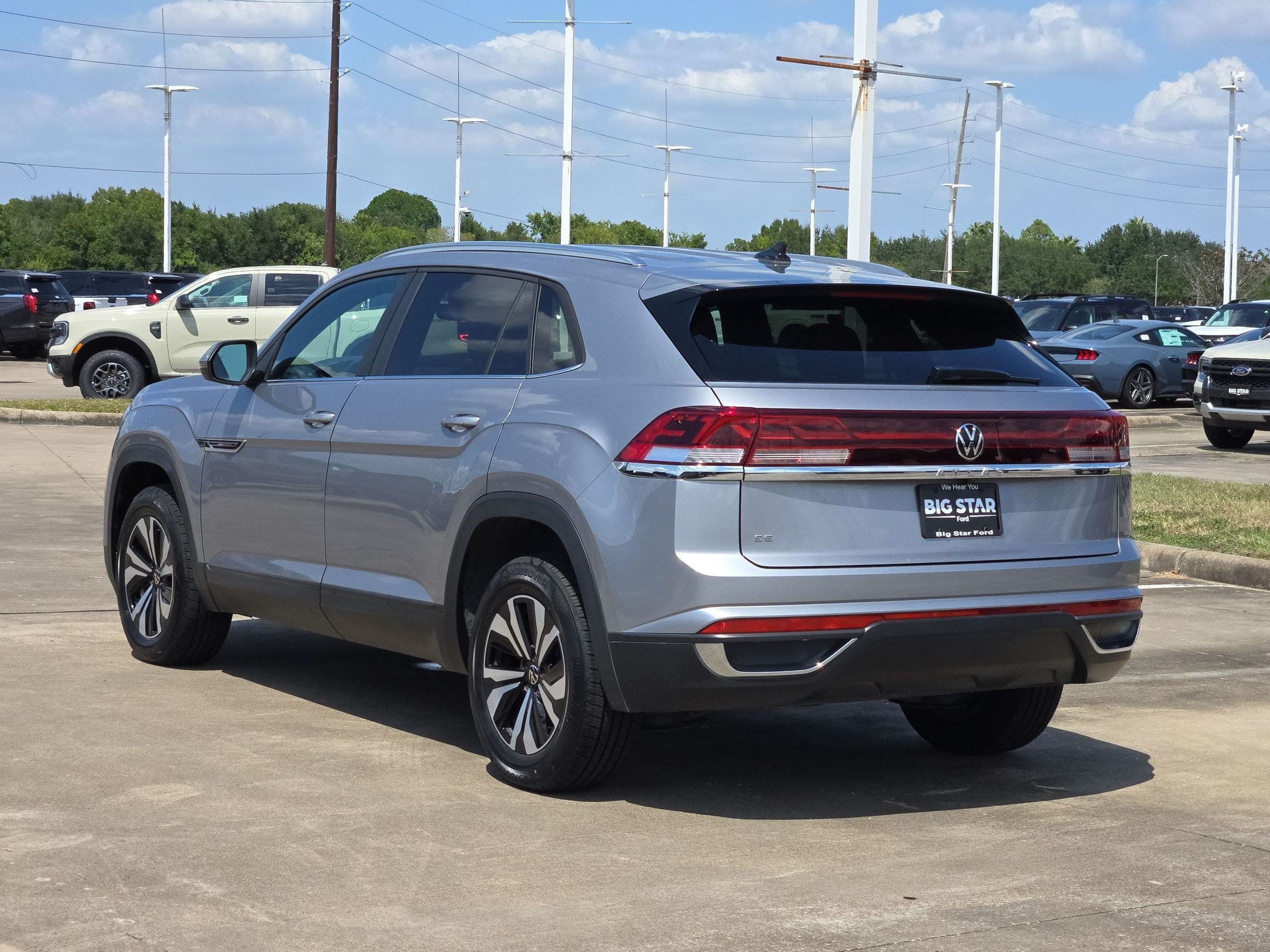 Used 2024 Volkswagen Atlas Cross Sport SE FWD image 7