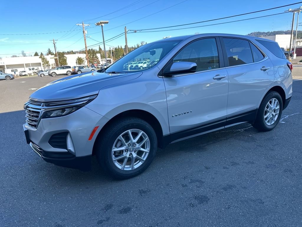 Used 2022 Chevrolet Equinox LT image 2