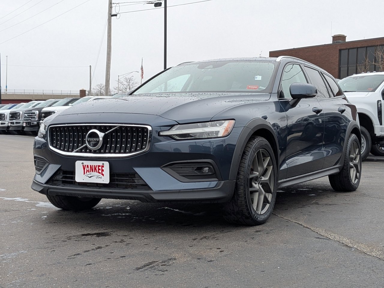 Used 2022 Volvo V60 T5 Cross Country