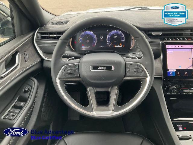 Used 2025 Jeep Grand Cherokee Limited AWD/4WD image 7