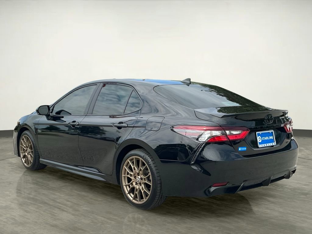Used 2024 Toyota Camry SE w/ Convenience Package FWD image 4
