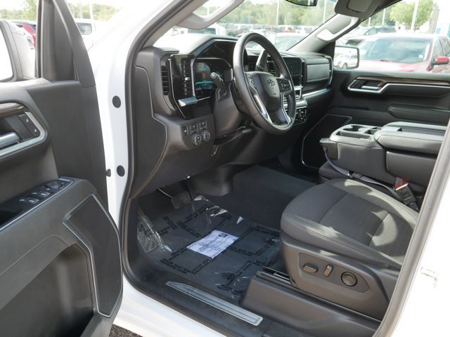 Used 2026 Chevrolet Silverado 1500 RST AWD/4WD image 12