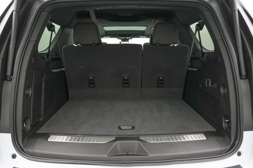 Used 2026 Chevrolet Suburban High Country w/ Sun And Tow Package AWD/4WD image 23