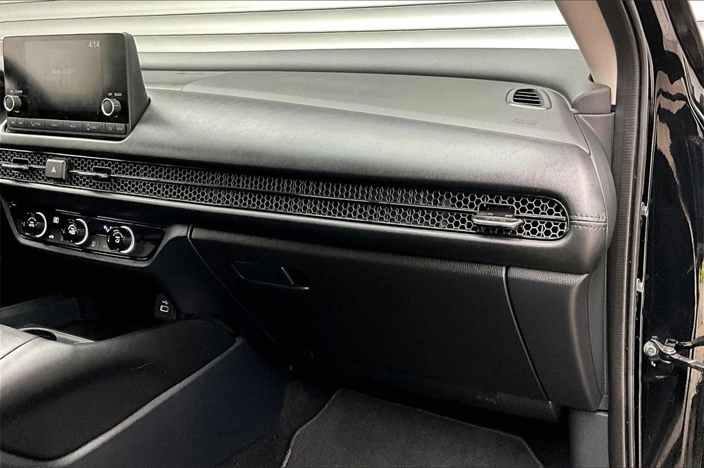 Used 2025 Honda HR-V LX image 17