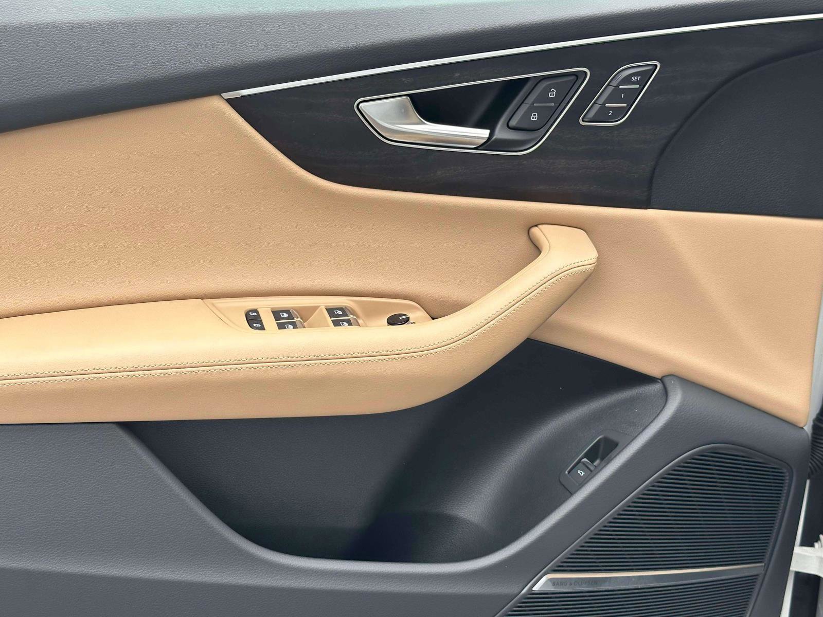 Used 2023 Audi Q8 Prestige w/ Prestige Package image 19