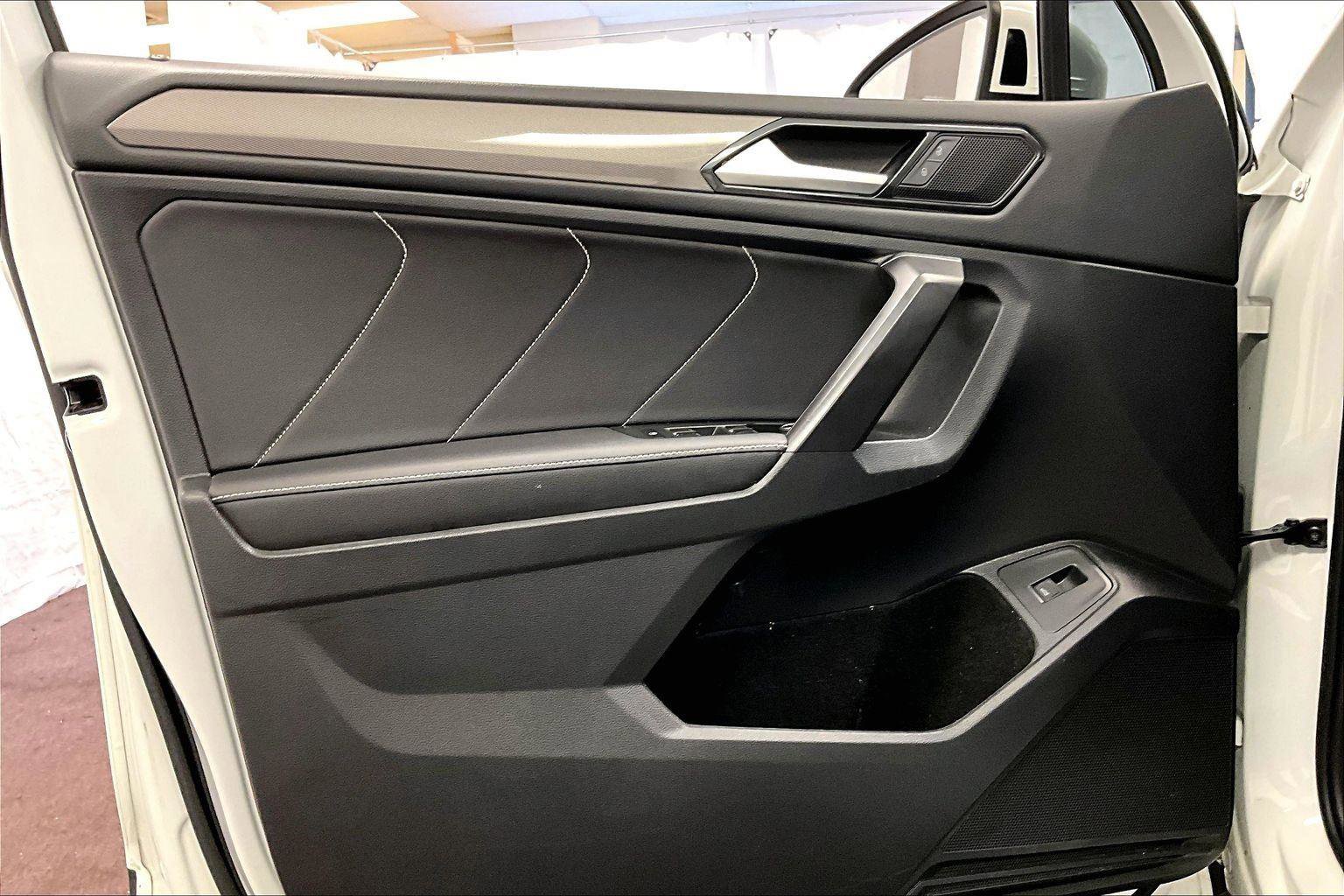 Used 2022 Volkswagen Tiguan SE image 22