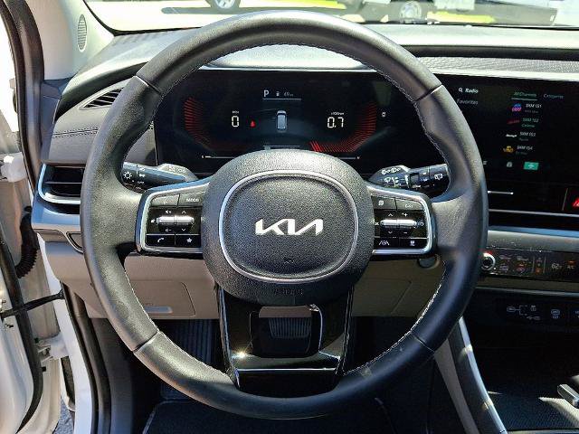 Used 2025 Kia Carnival FWD image 20