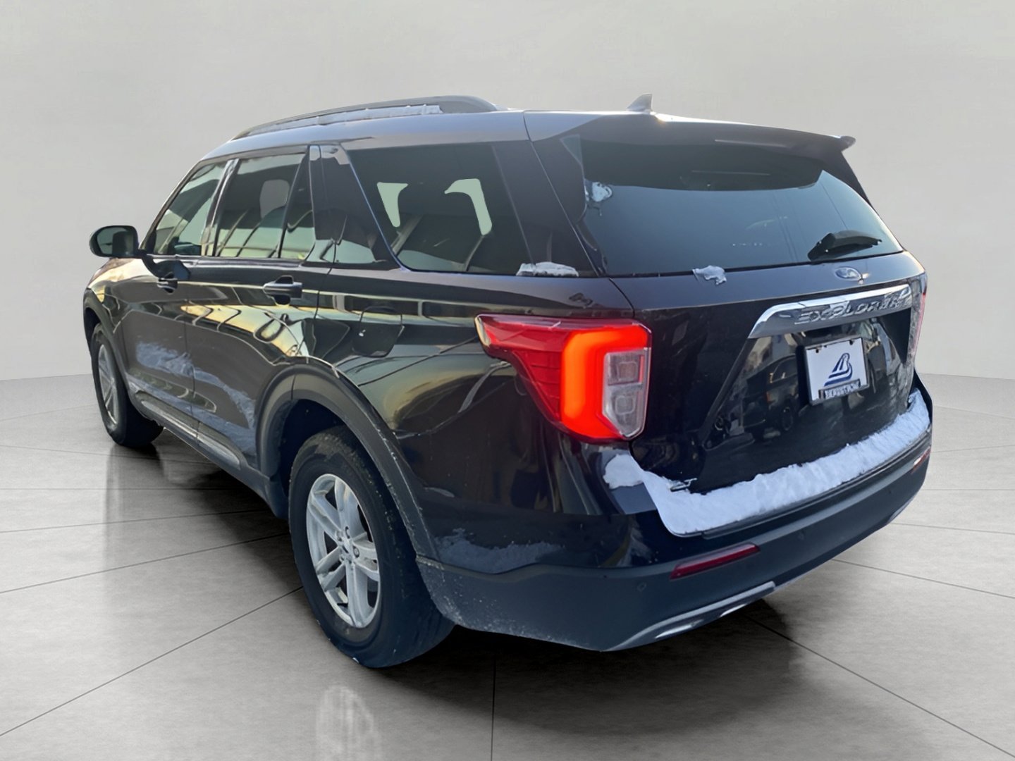 Certified 2022 Ford Explorer XLT w/ Equipment Group 202A image 6