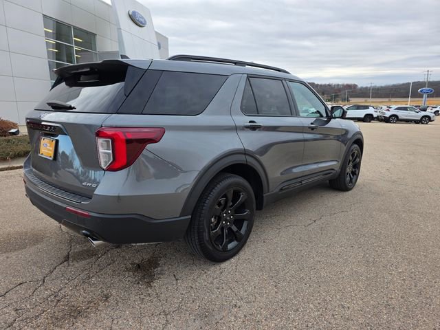 Certified 2023 Ford Explorer ST-Line image 3