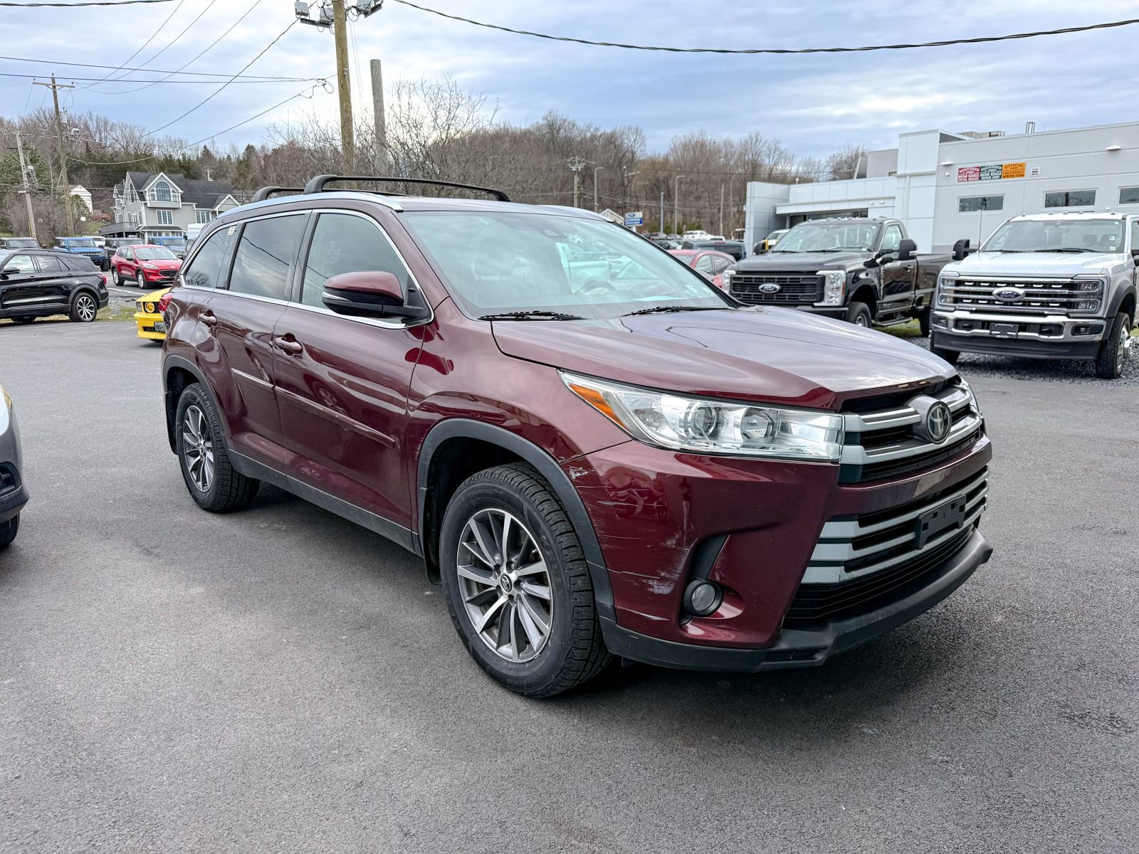 Used 2019 Toyota Highlander XLE image 2