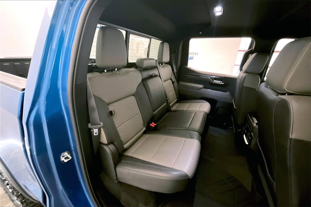 Used 2022 Chevrolet Silverado 1500 ZR2 w/ Technology Package image 24
