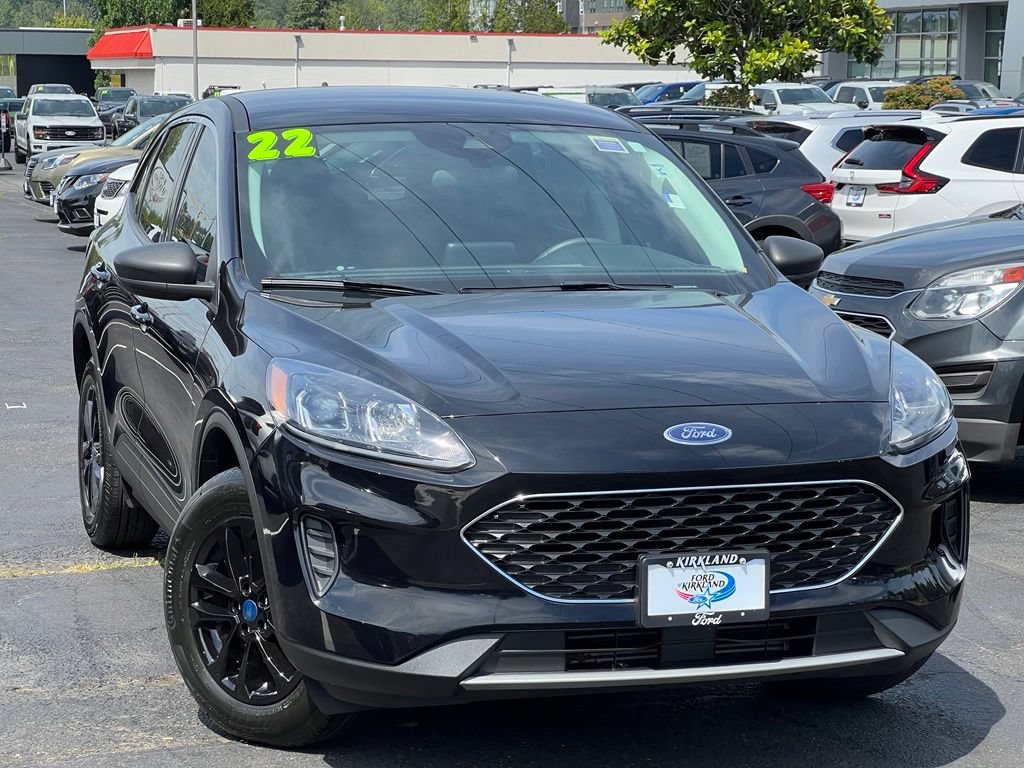 Certified 2022 Ford Escape SE w/ Convenience Package AWD/4WD image 1
