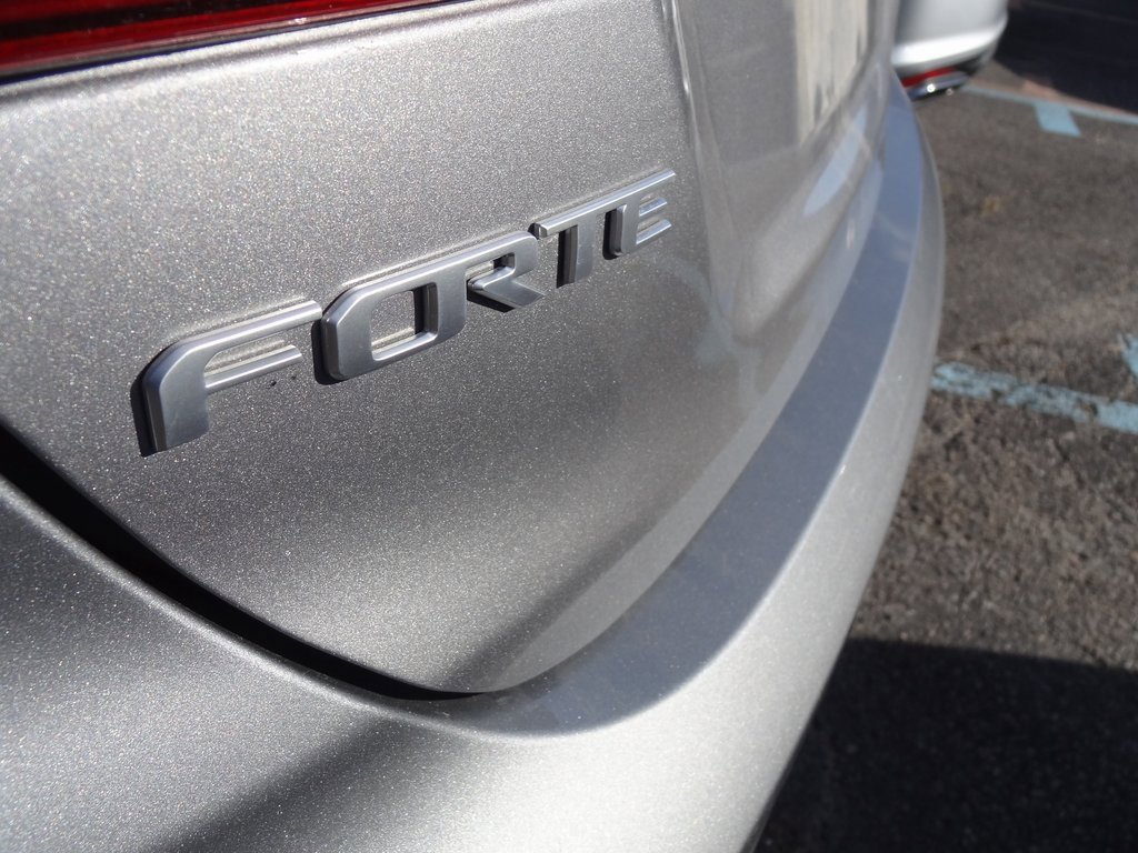 Used 2023 Kia Forte GT-Line image 6