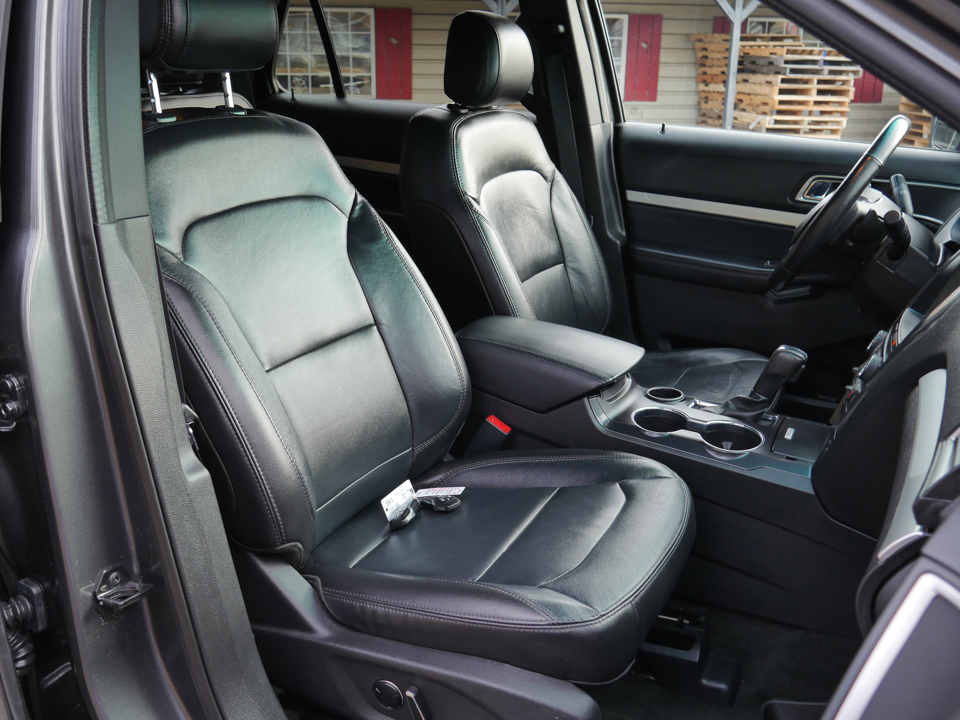 Certified 2017 Ford Explorer XLT w/ Equipment Group 202A image 27