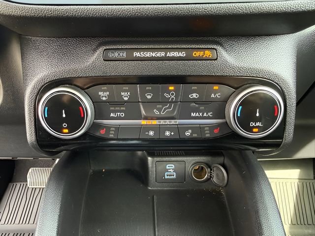 Certified 2022 Ford Escape Titanium w/ Class II Trailer Tow Package image 30