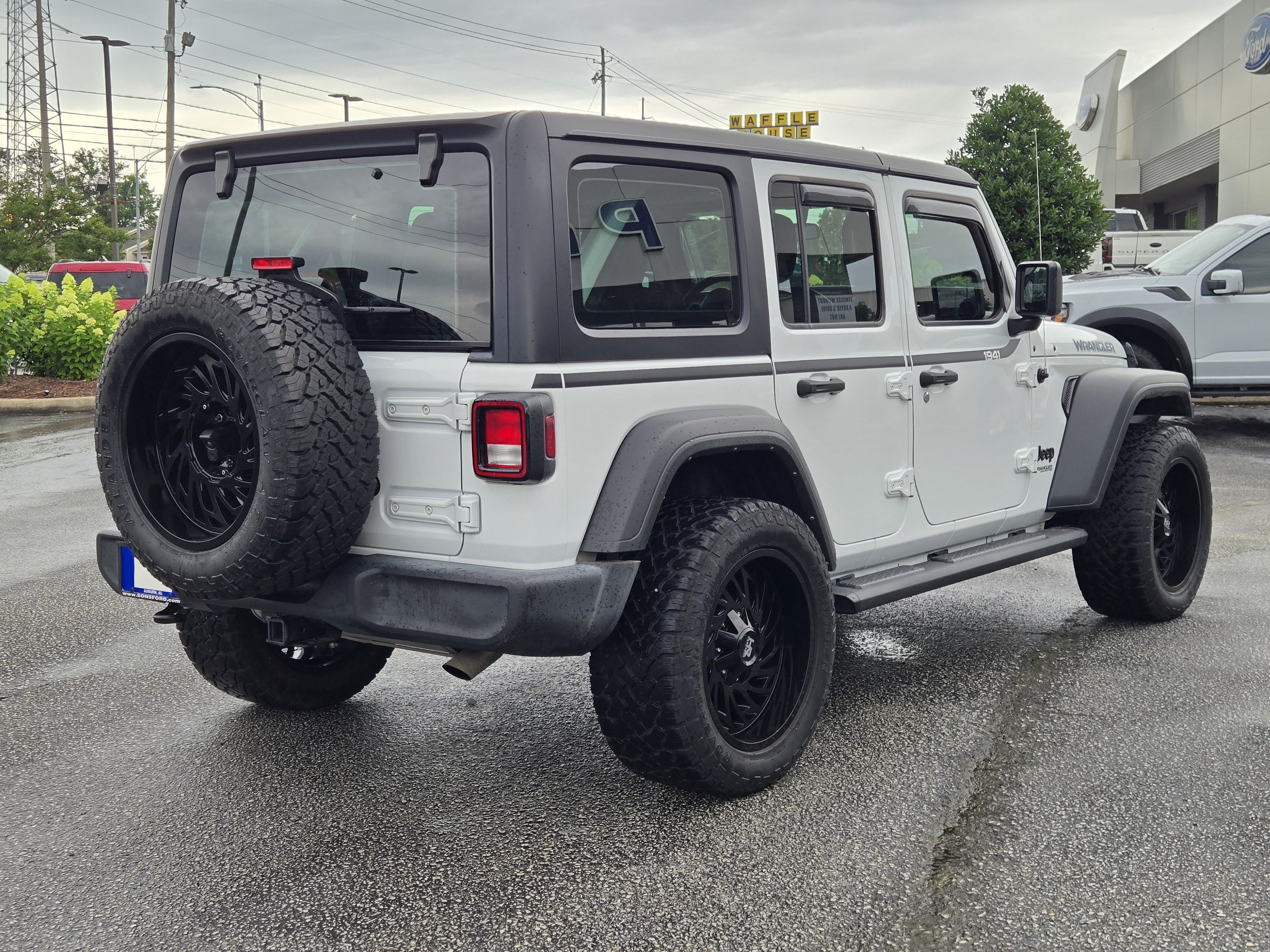 Used 2022 Jeep Wrangler Unlimited Sport AWD/4WD image 7